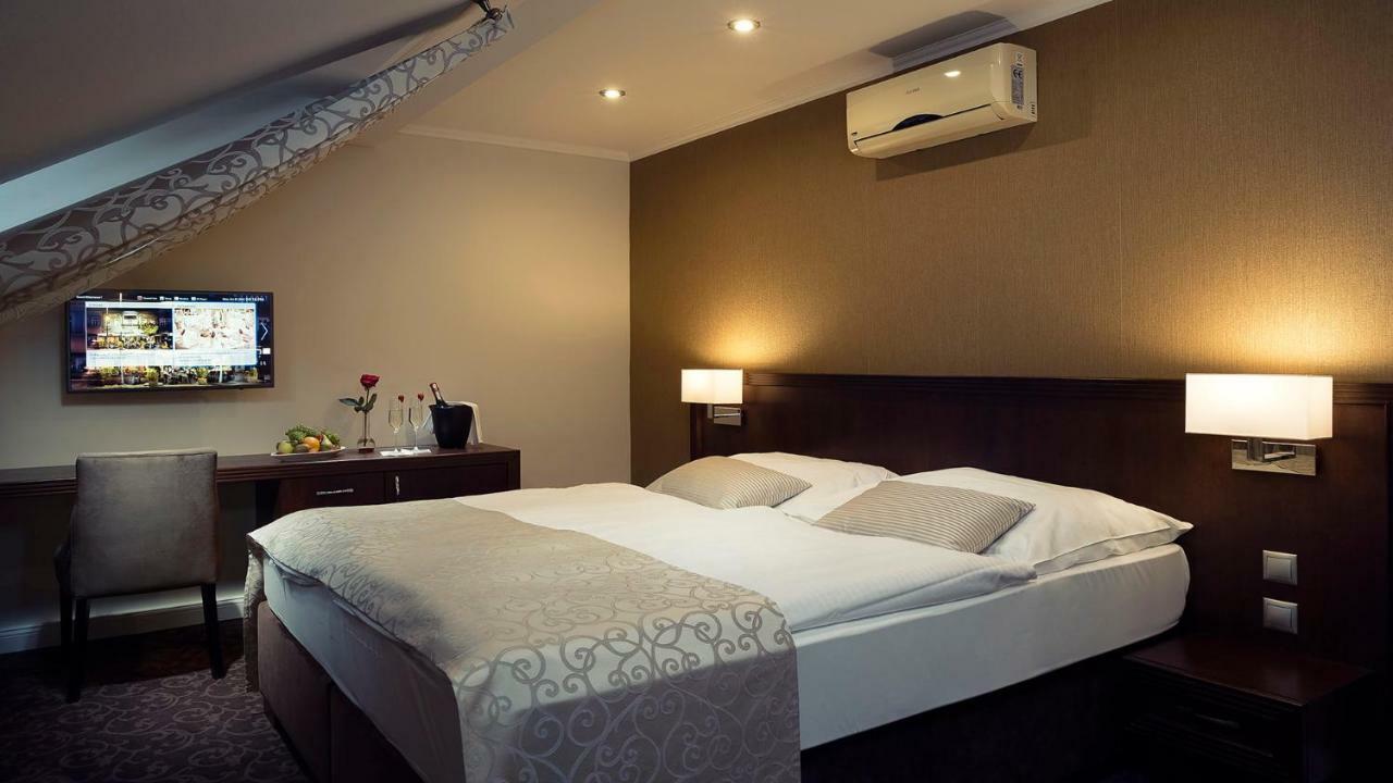 Hotel Ambassador 코시체 외부 사진