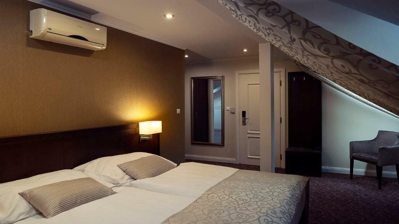 Hotel Ambassador 코시체 외부 사진